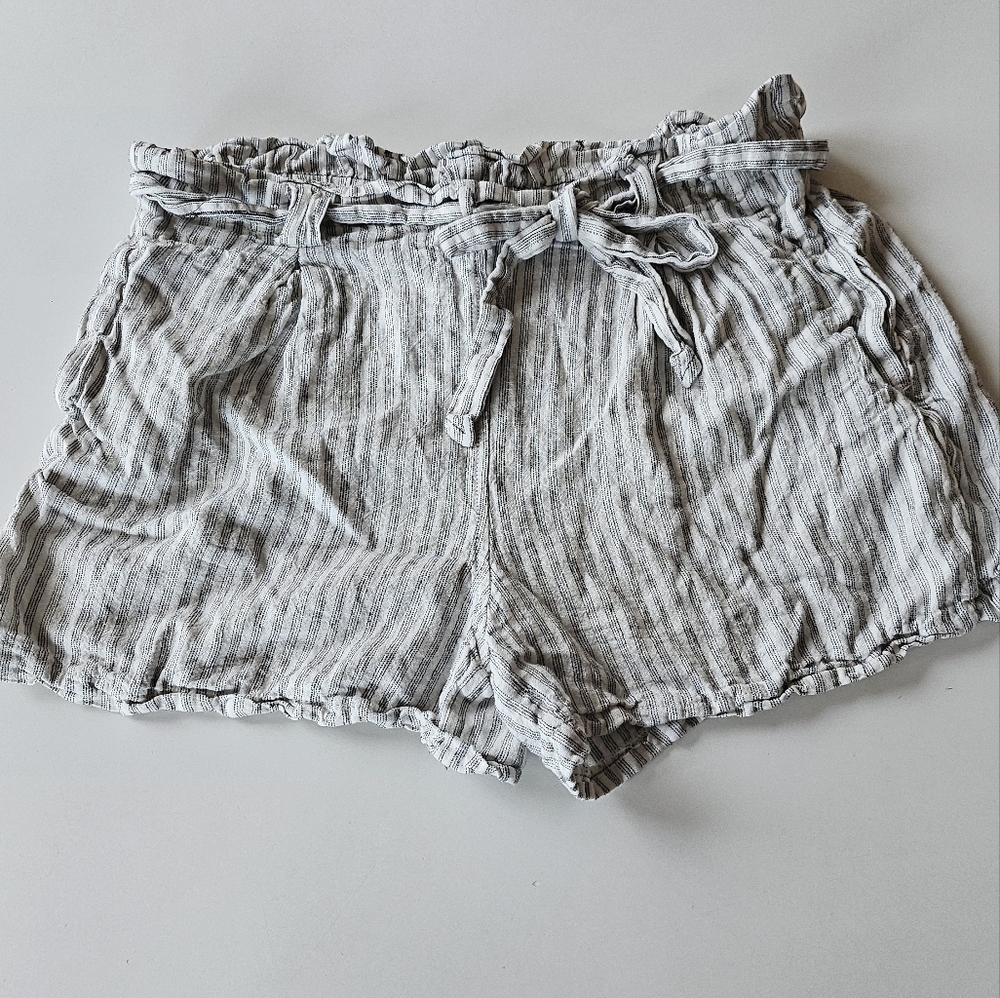 Max Studio Linen Striped Shorts